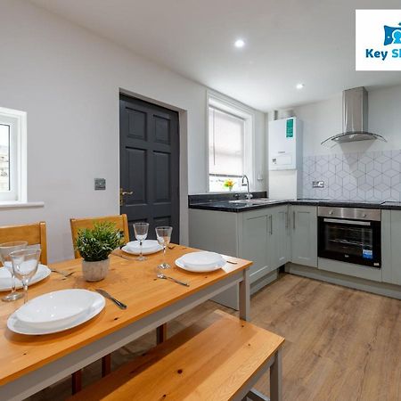 Five Bedroom Spacious Modern House By Keysleeps Short Lets Workington Lake District Beach Luaran gambar