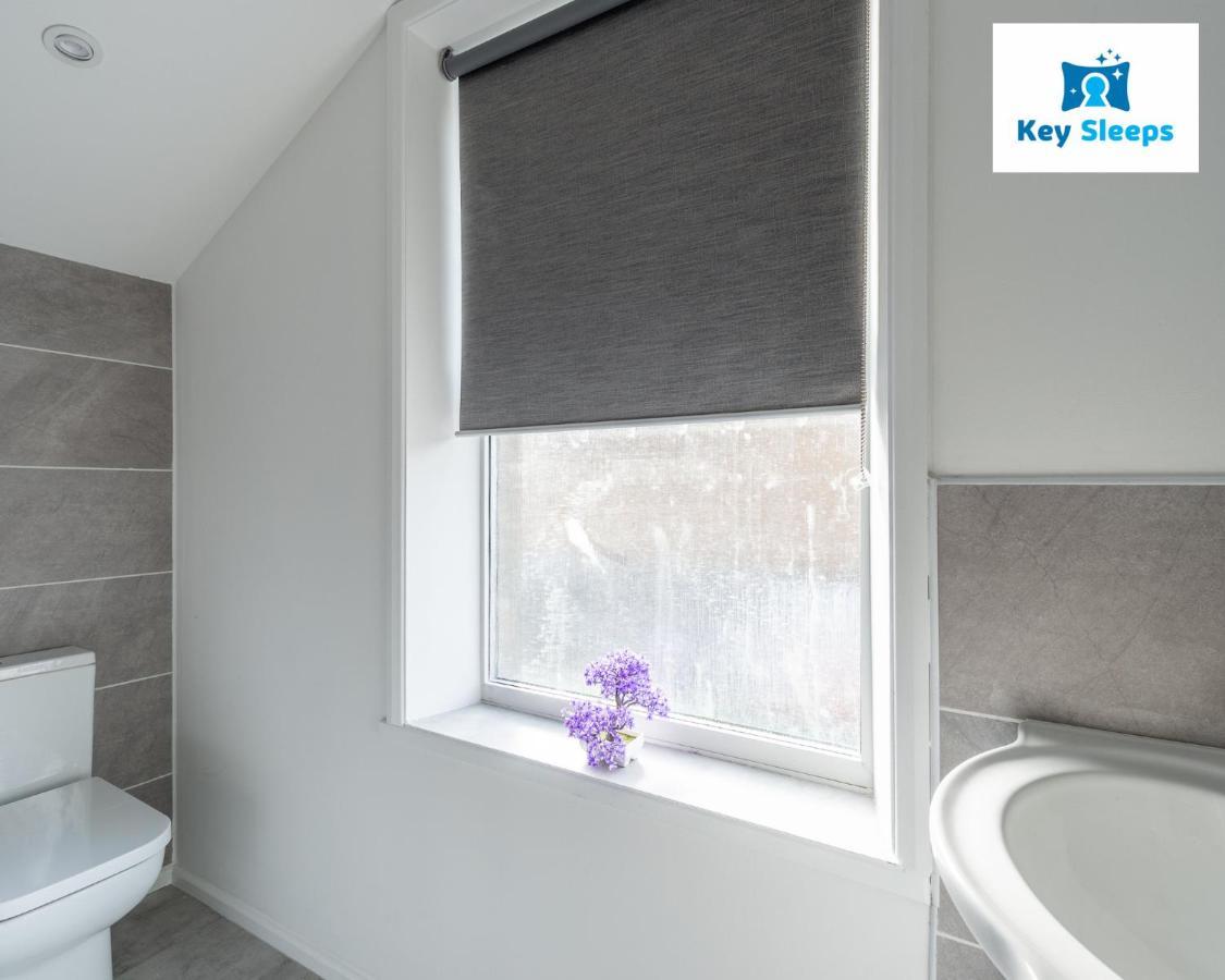 Five Bedroom Spacious Modern House By Keysleeps Short Lets Workington Lake District Beach Luaran gambar